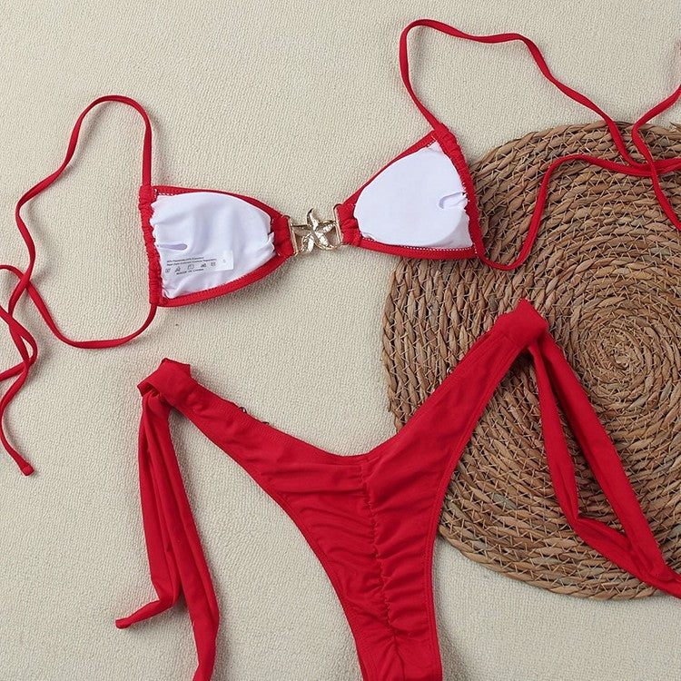 Damen Bandeau-Bikini mit verstellbaren Trägern und elegantem Goldschmuck Drune