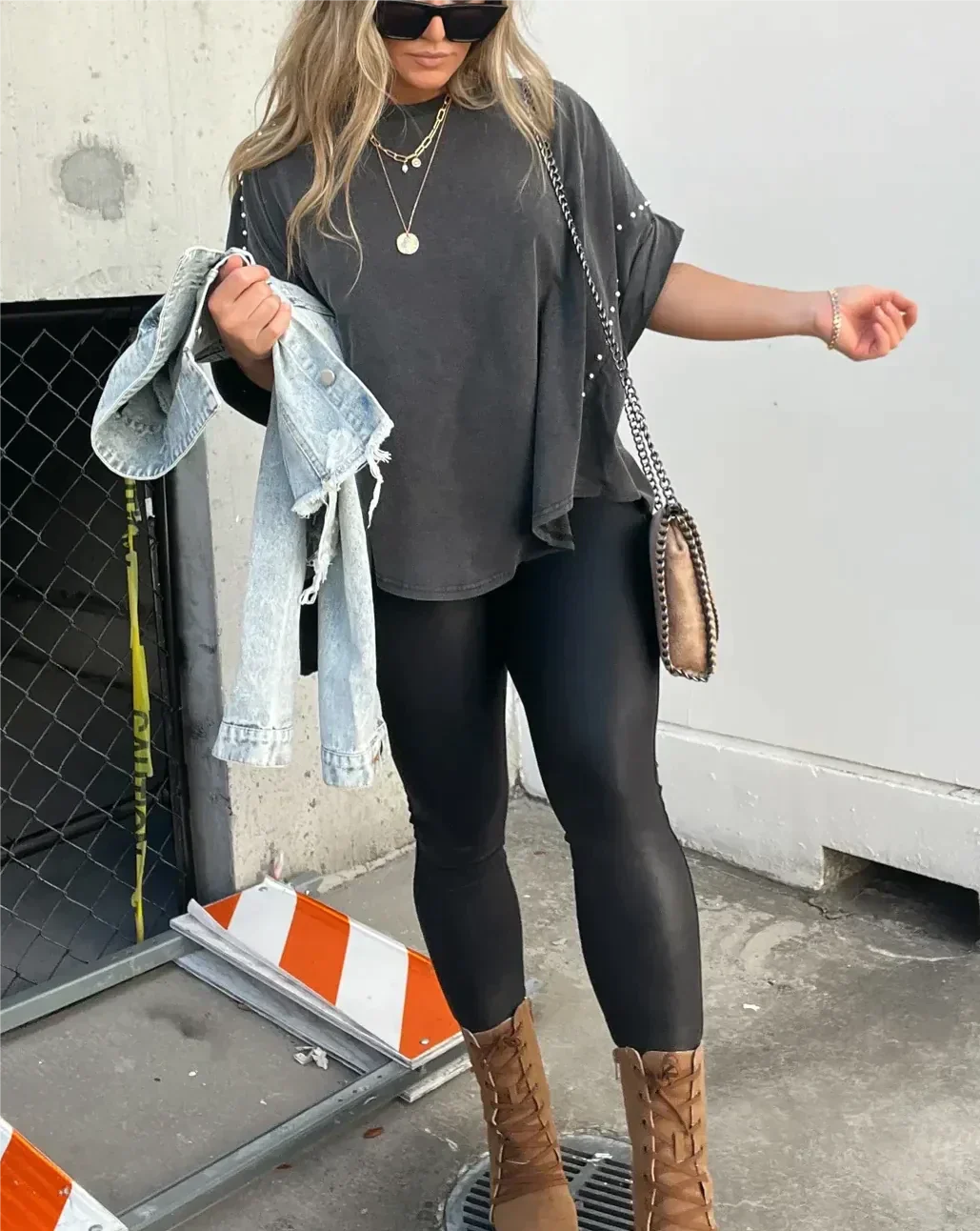 Oversized T Shirt Damen | Nieten-Detail & Edgy Style