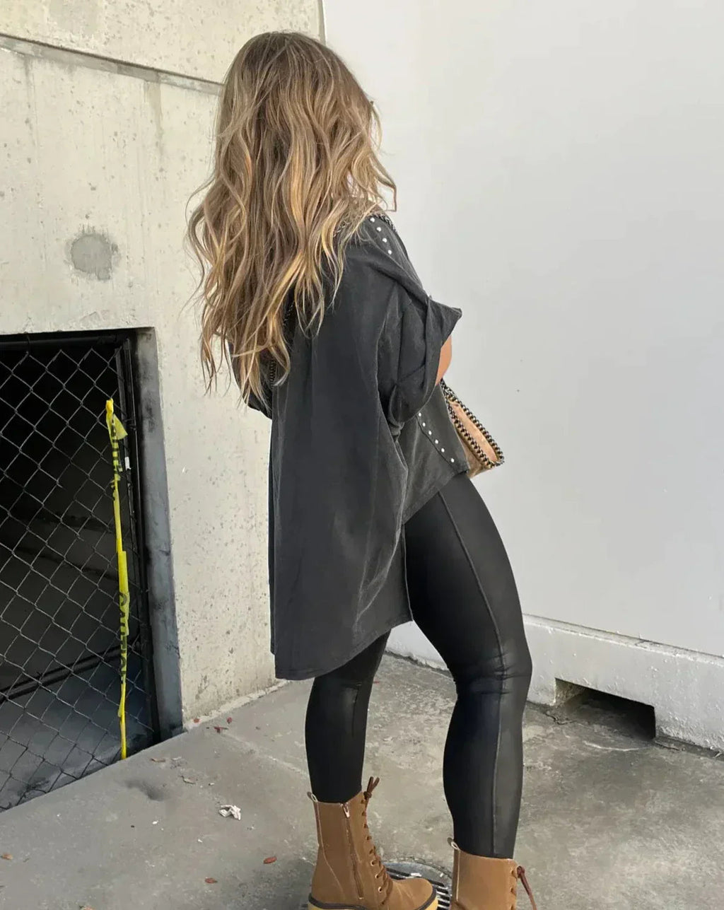 Oversized T Shirt Damen | Nieten-Detail & Edgy Style