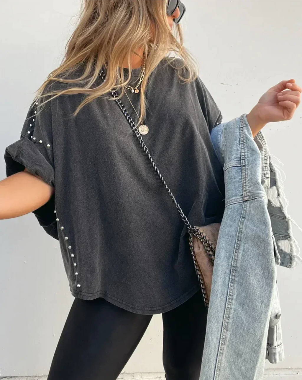 Oversized T Shirt Damen | Nieten-Detail & Edgy Style