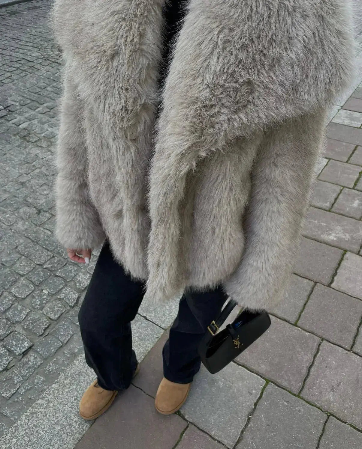 Lara | Faux Fur Coat