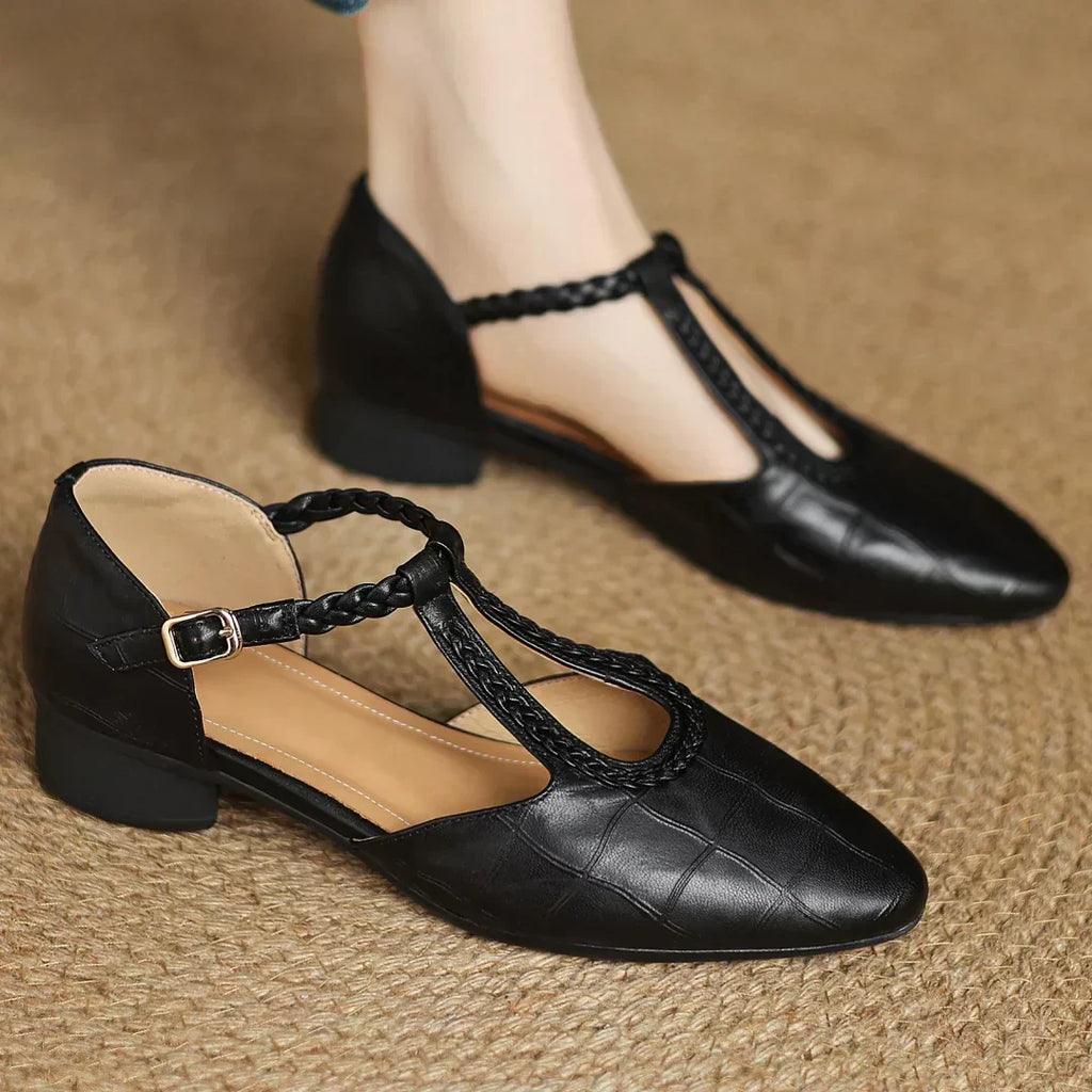 Astrid – Klassischer Lederschuh mit geflochtenem T-Riemen