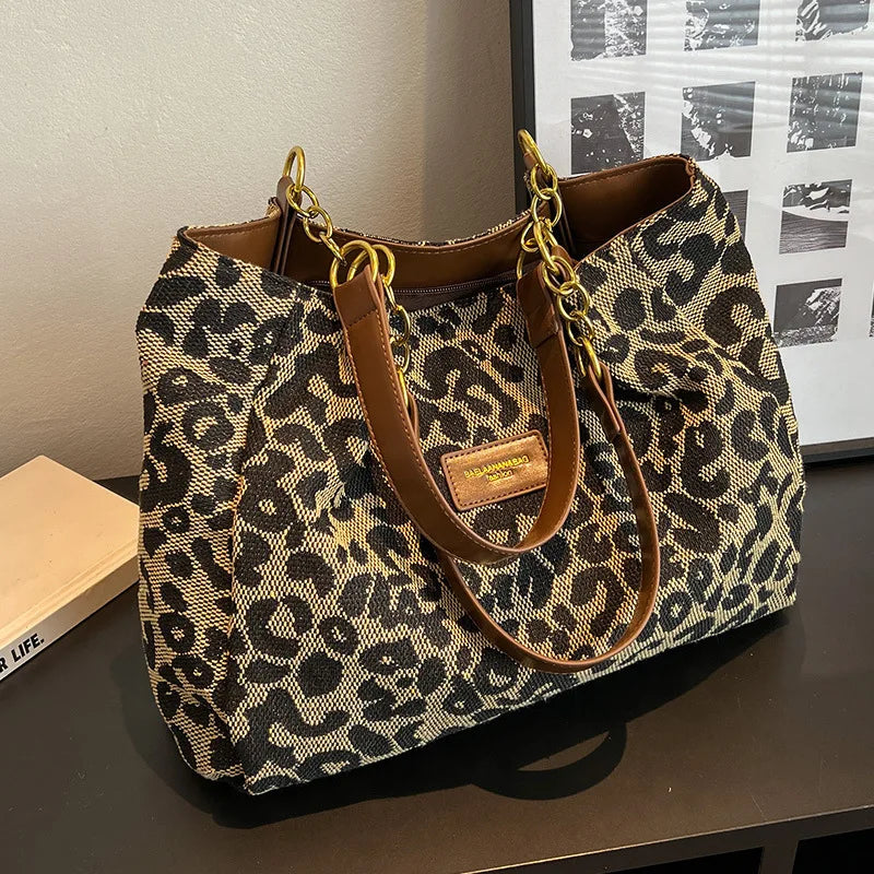Lisanne | LUXURIÖSE UMHÄNGETASCHE MIT LEOPARDENMUSTER
