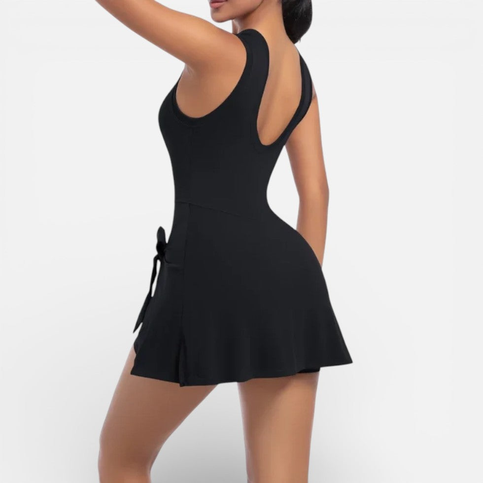 Damen Sportkleid mit integrierter Shorts und Bindetaille