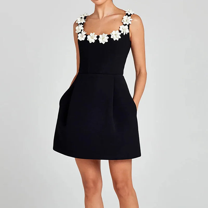 Bellaflora™-Kleid mit Floralen Applikationen am Ausschnitt und Eleganter Passform