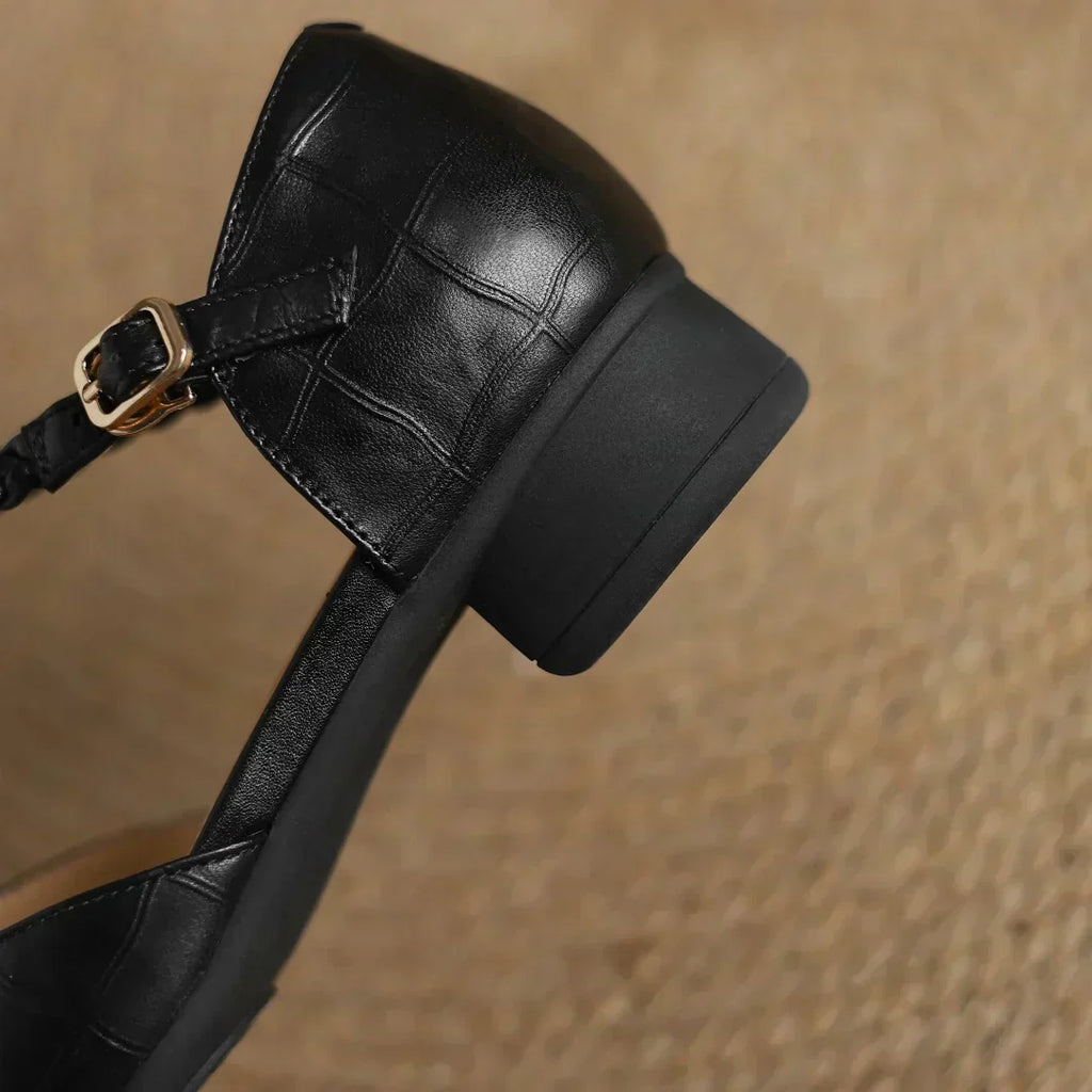 Astrid – Klassischer Lederschuh mit geflochtenem T-Riemen