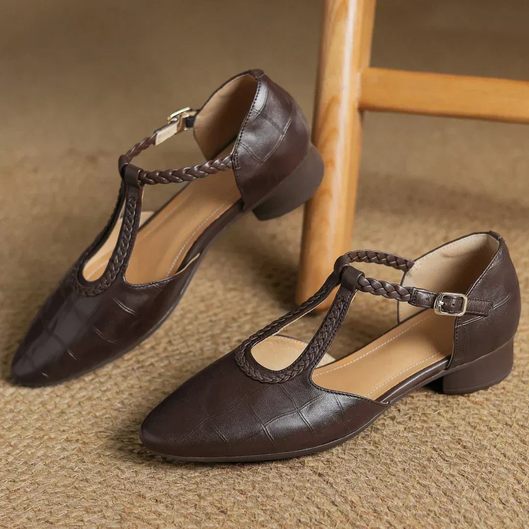 Astrid – Klassischer Lederschuh mit geflochtenem T-Riemen