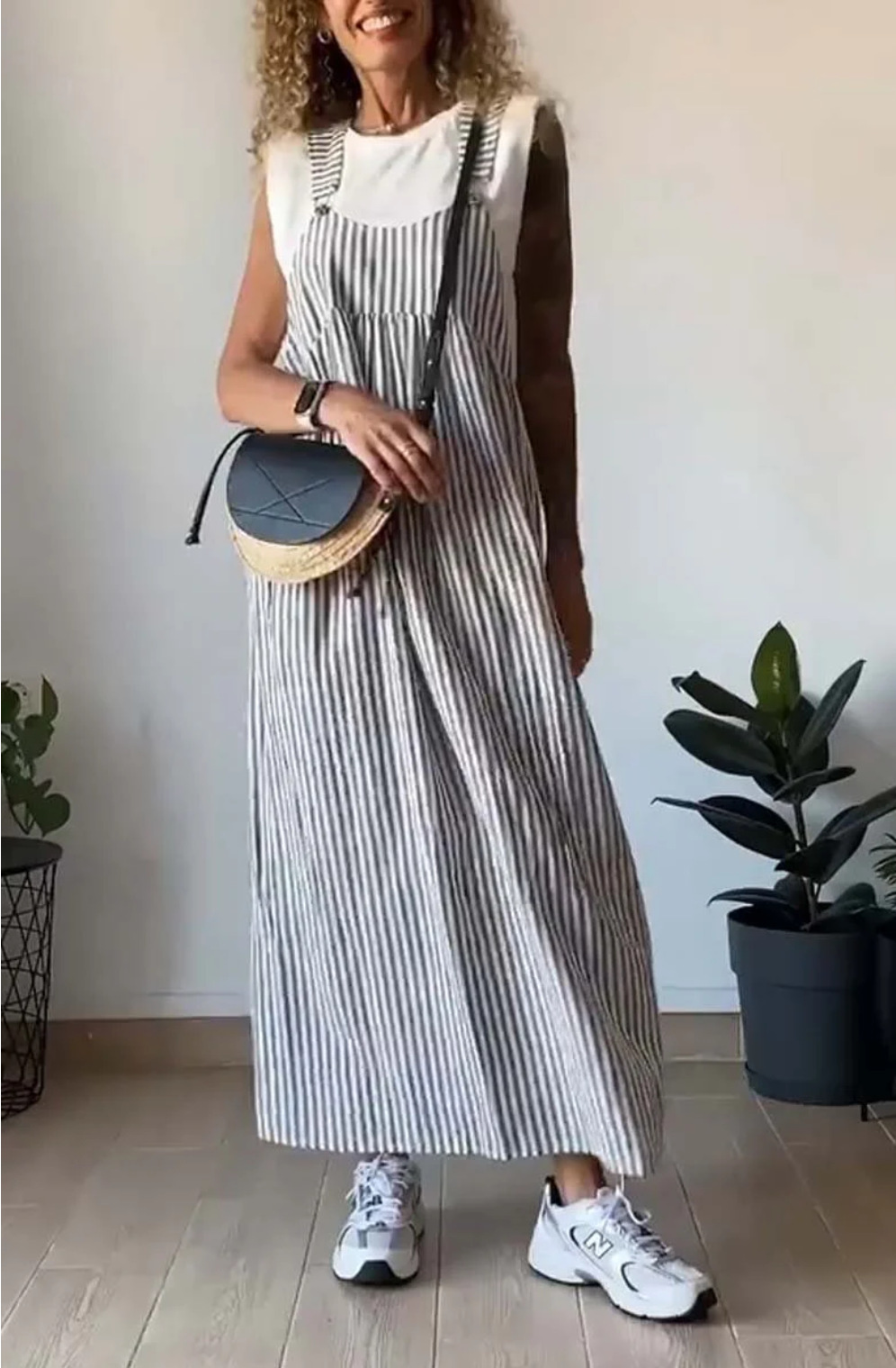 Sommer Jumpsuit Damen | Streifenmuster & Latzträger-Design