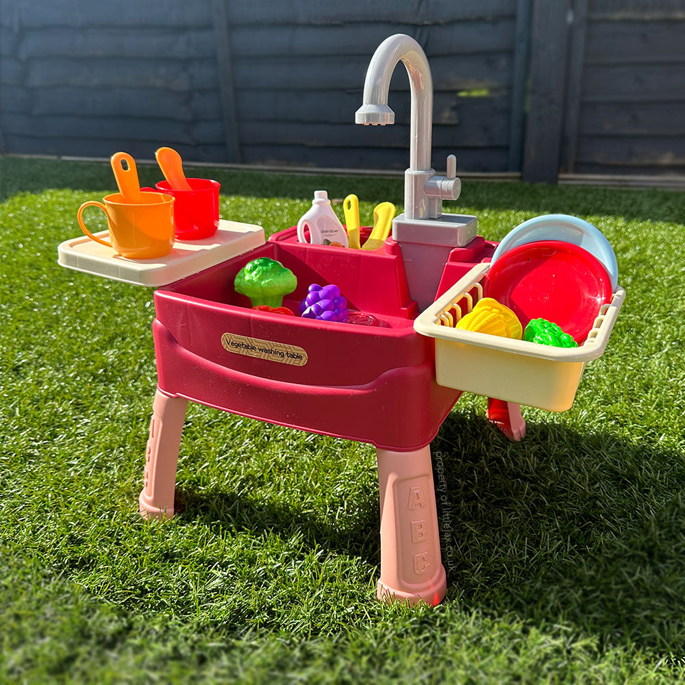 Spielküche für Kinder (drinnen/draußen) mit Wasserhahn und 19-teiligem Zubehörset