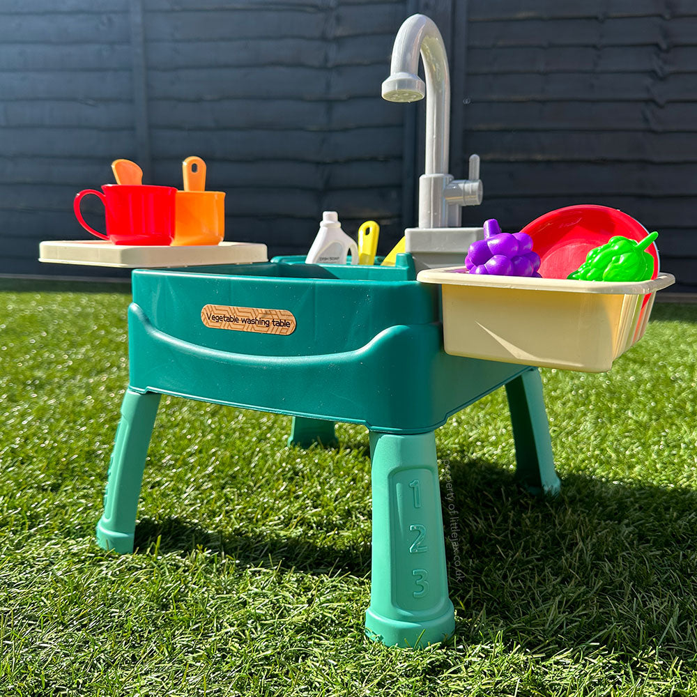 Spielküche für Kinder (drinnen/draußen) mit Wasserhahn und 19-teiligem Zubehörset