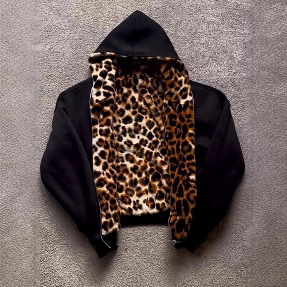 Sportliche Bomberjacke für Damen mit Kapuze und Leopardenfutter