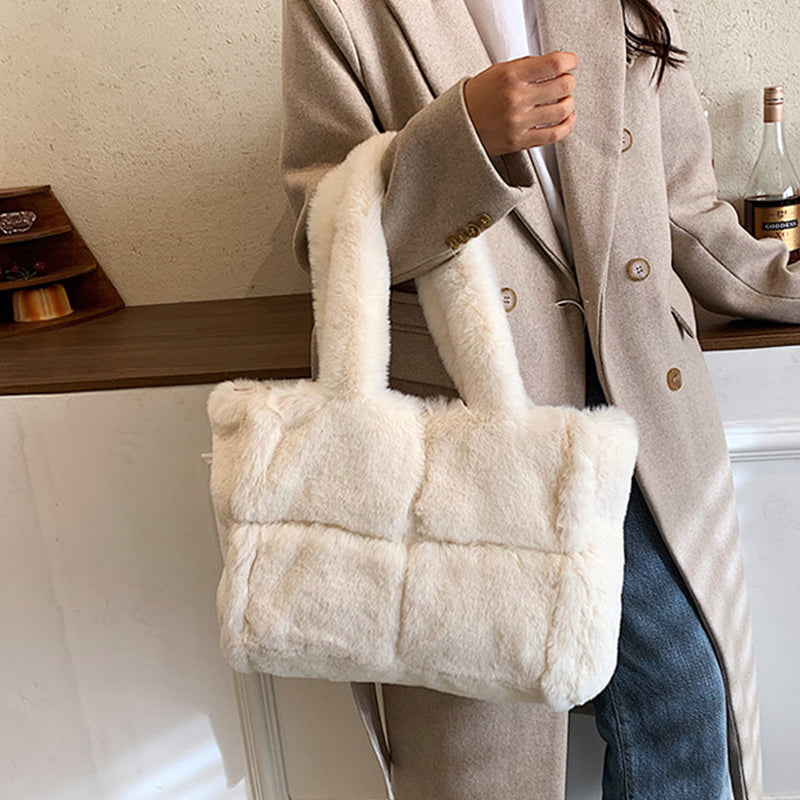 Stilvolle Plüschhandtasche für Damen – vielseitiger Stauraum – Winteraccessoire