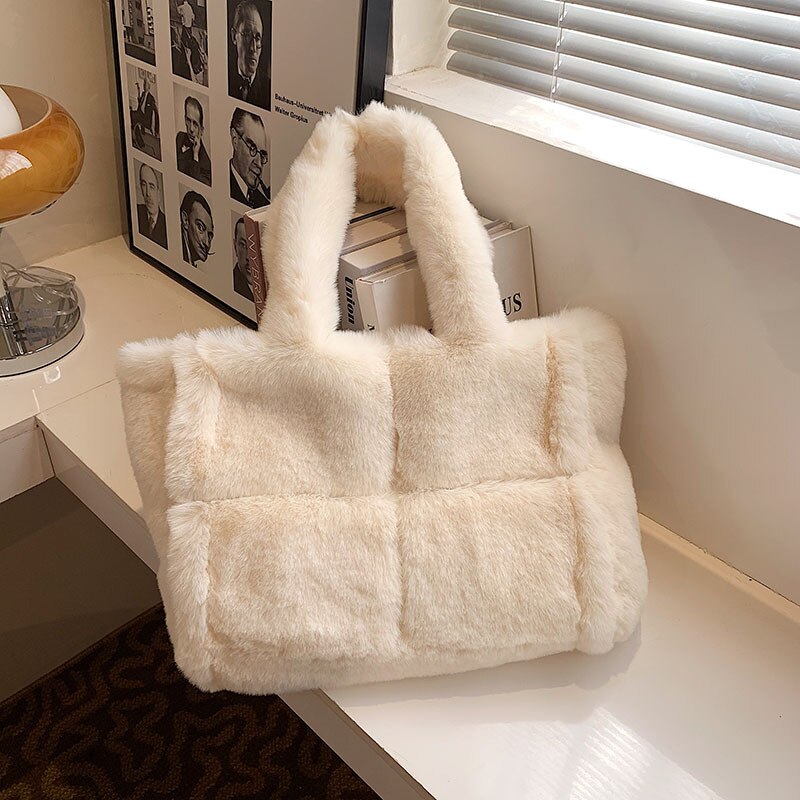 Stilvolle Plüschhandtasche für Damen – vielseitiger Stauraum – Winteraccessoire