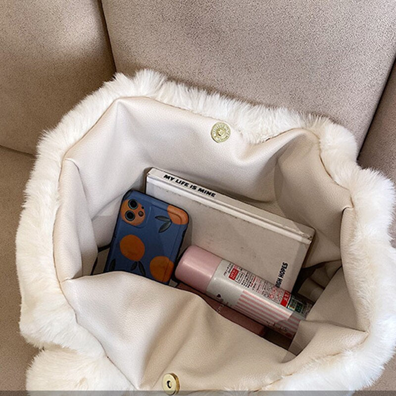 Stilvolle Plüschhandtasche für Damen – vielseitiger Stauraum – Winteraccessoire