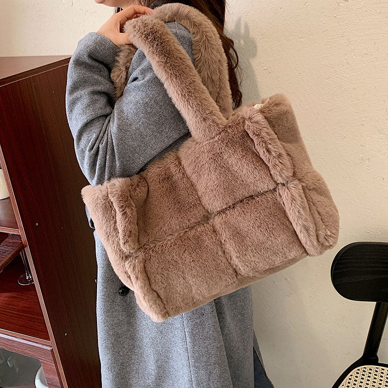 Stilvolle Plüschhandtasche für Damen – vielseitiger Stauraum – Winteraccessoire