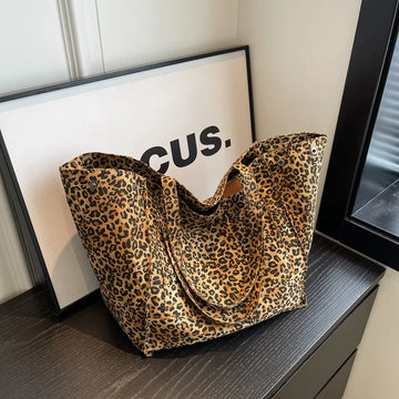 Stilvolle Schultertasche für Damen mit Leopardenmuster – Modisches Design