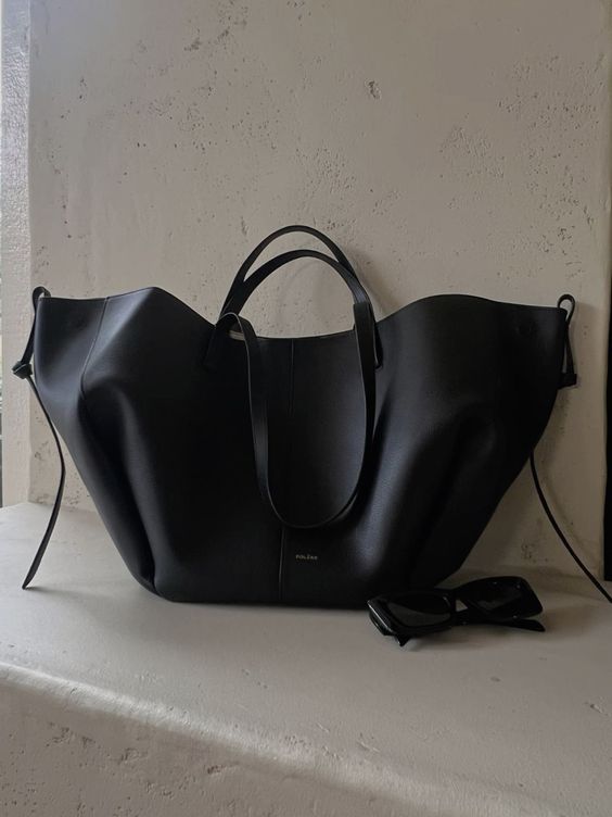 Vielseitige Damen-Einkaufstasche aus elegantem und strapazierfähigem Stoff