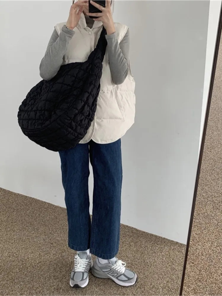 Vielseitige Daunen-Schultertasche für Damen – leichter Reisebegleiter