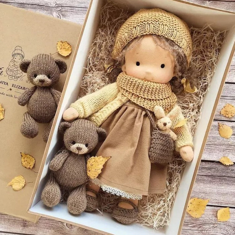 Waldora | Hochwertige, handgefertigte Waldorfpuppe für kreatives Lernen und Spielen