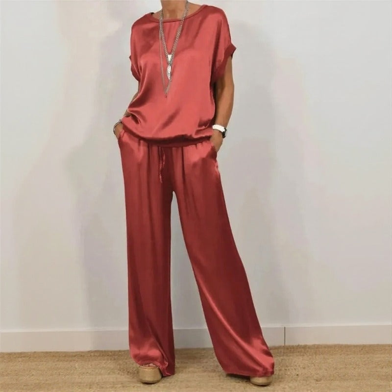 Aurelle™ Set mit fließender Silhouette und satinierter Haptik