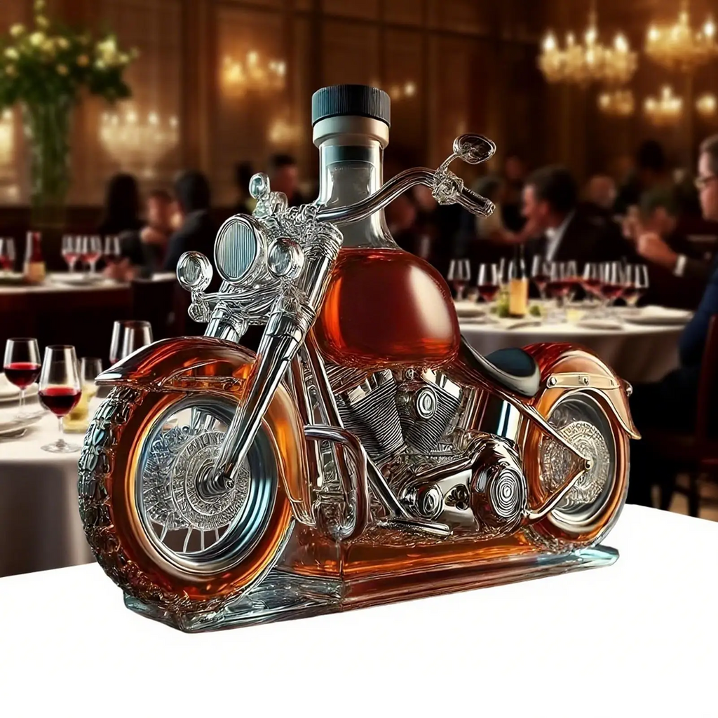 Whiskykaraffe in Form eines Harley-Davidson-Motorrads für die Hausbar