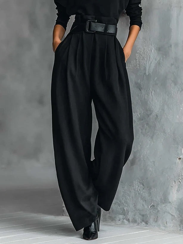 JULIET | SET AUS ROLLKRAGENPULLOVER UND GERADER HOSE