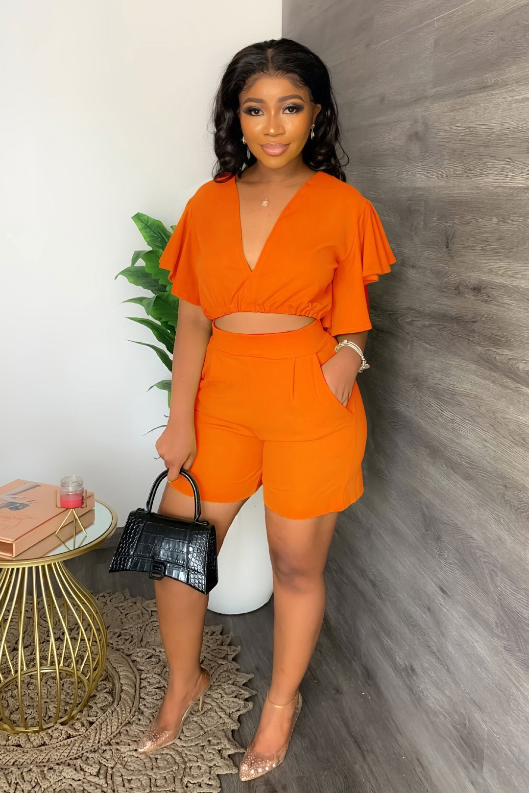 Zweiteiliges Sommeroutfit Damen | Crop-Top mit Rüschen & High-Waist-Shorts