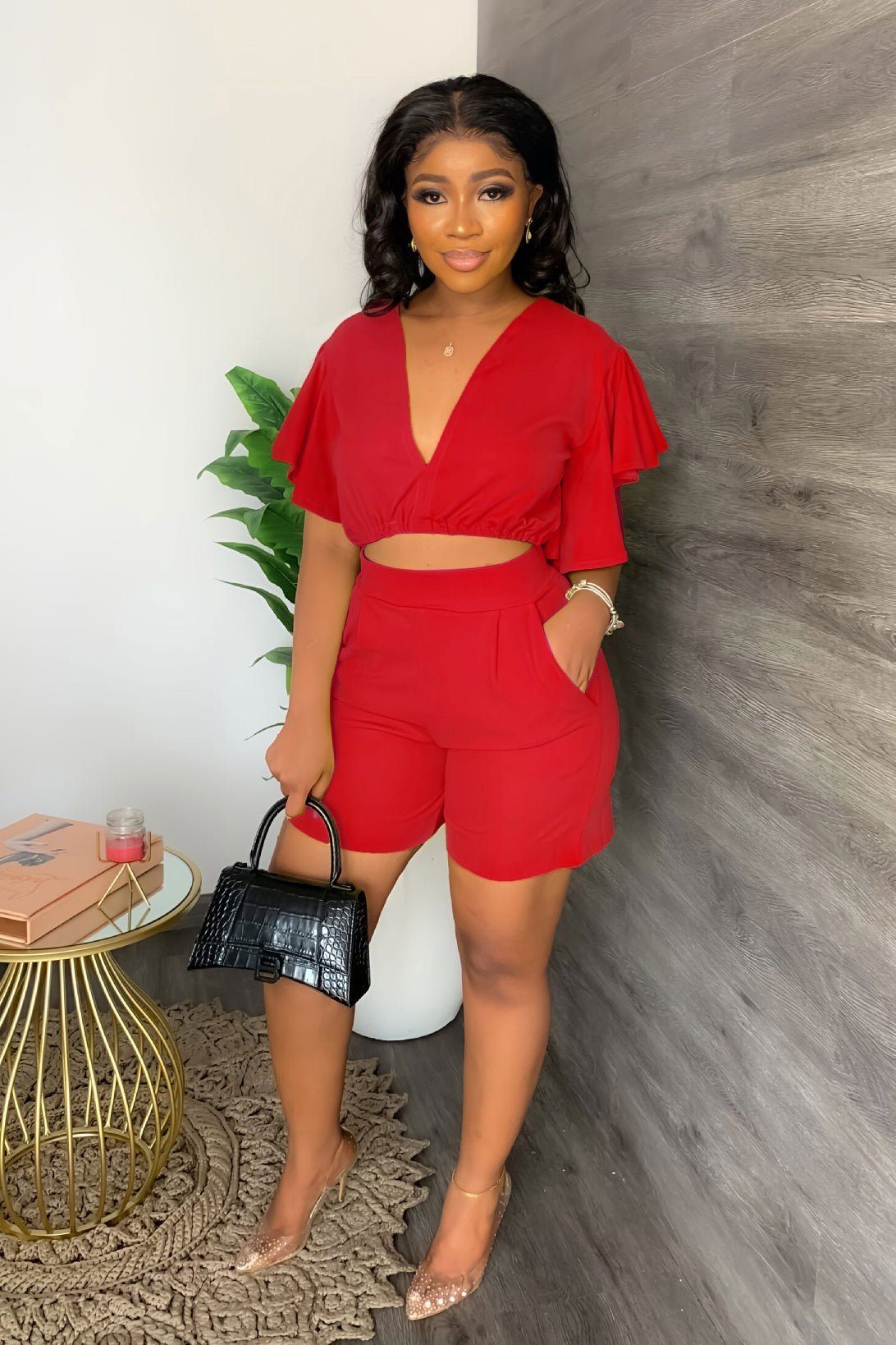 Zweiteiliges Sommeroutfit Damen | Crop-Top mit Rüschen & High-Waist-Shorts
