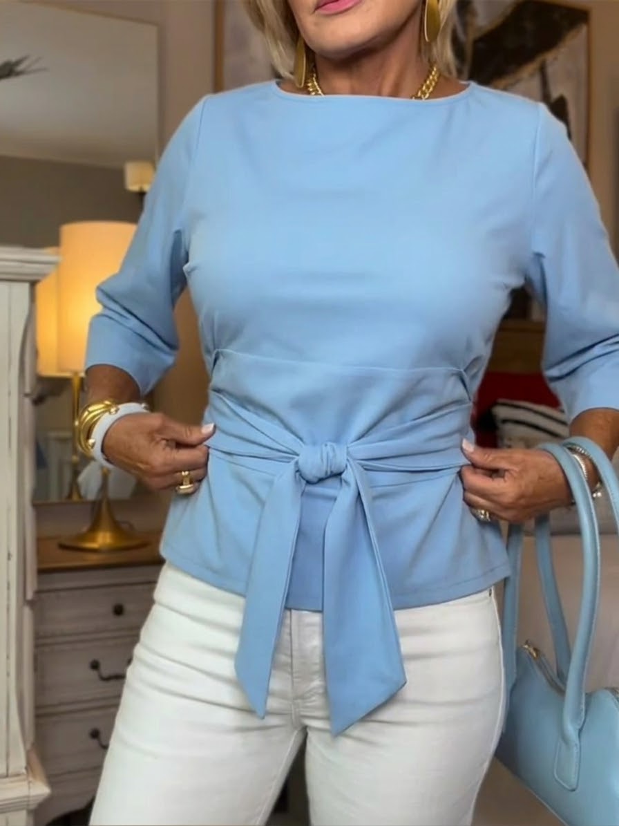 ENA / LOCKER SITZENDES BAUMWOLL-T-SHIRT FÜR DAMEN MIT SCHLEIFE