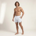 Kurze Badeshorts für Herren mit wasserabweisender Funktion im sportlichen Stil