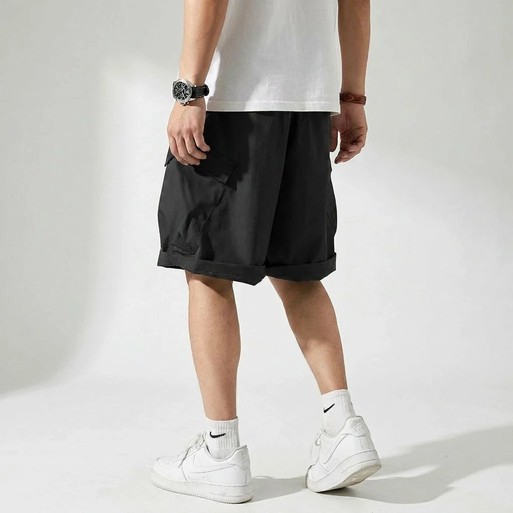 Knielange Bermuda für Herren im Cargo Stil und Loose Fit