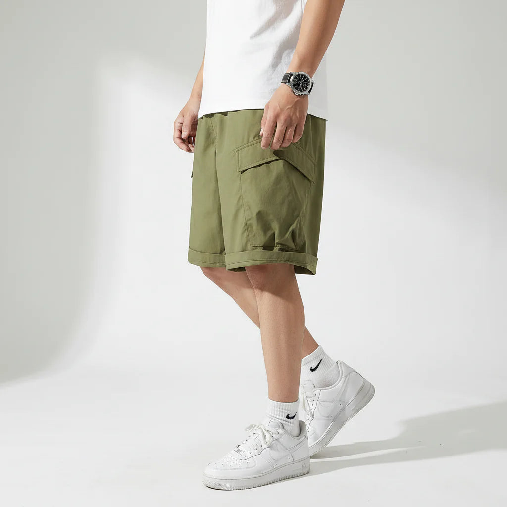 Knielange Bermuda für Herren im Cargo Stil und Loose Fit