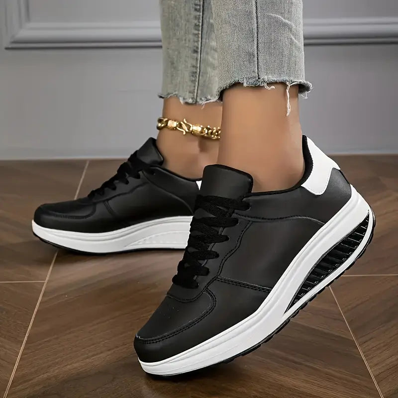 DAMI / DAMENSNEAKER: ATMUNGSAKTIVE SCHUHE MIT PLATEAUSOHLE
