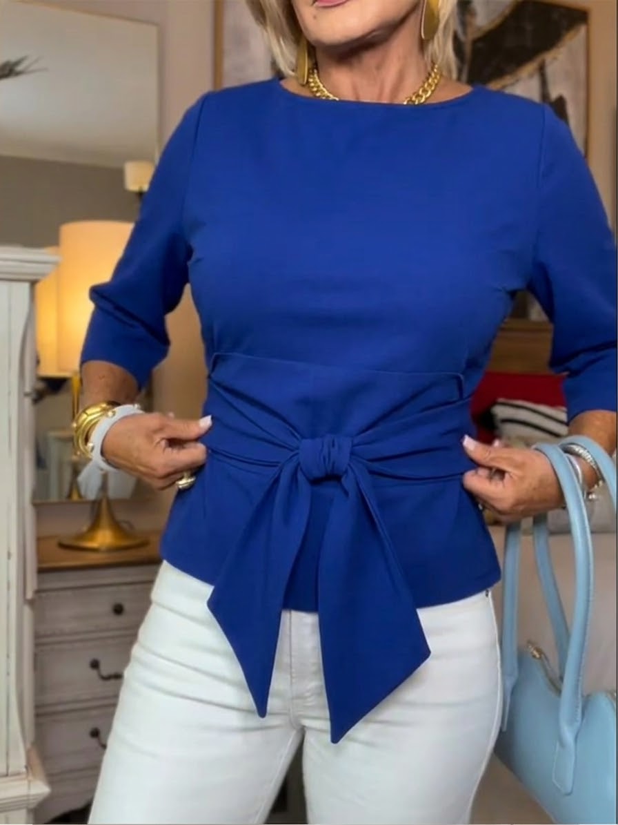 ENA / LOCKER SITZENDES BAUMWOLL-T-SHIRT FÜR DAMEN MIT SCHLEIFE