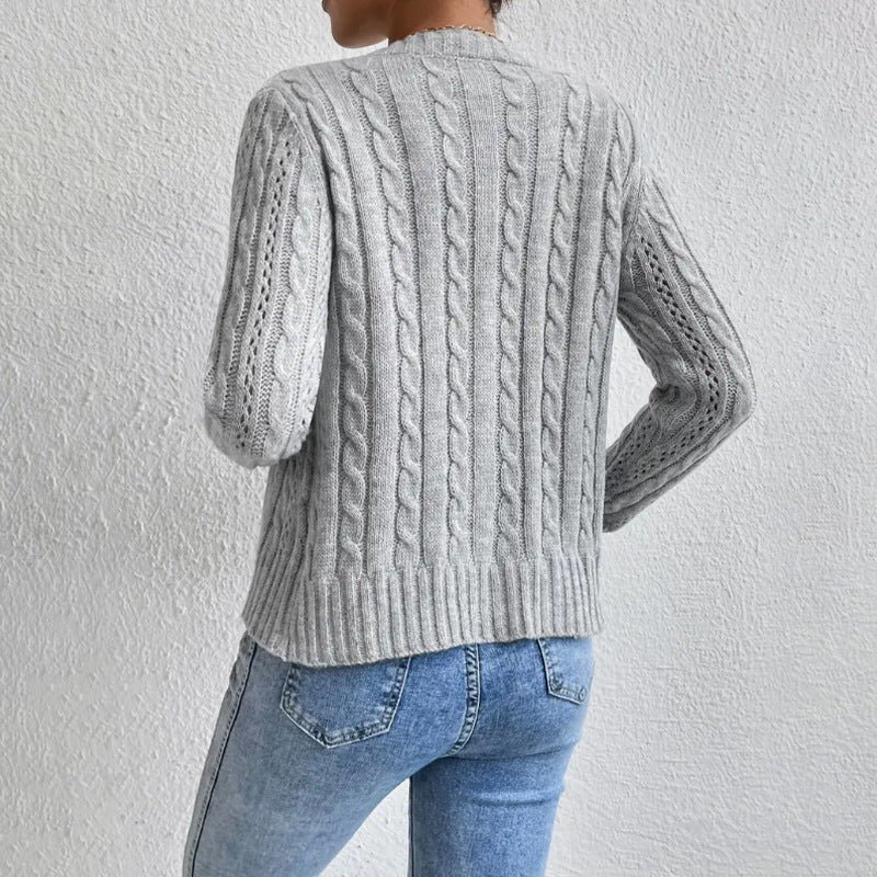 Helena | Damen bequeme Strickjacke mit klassischem Zopfmuster