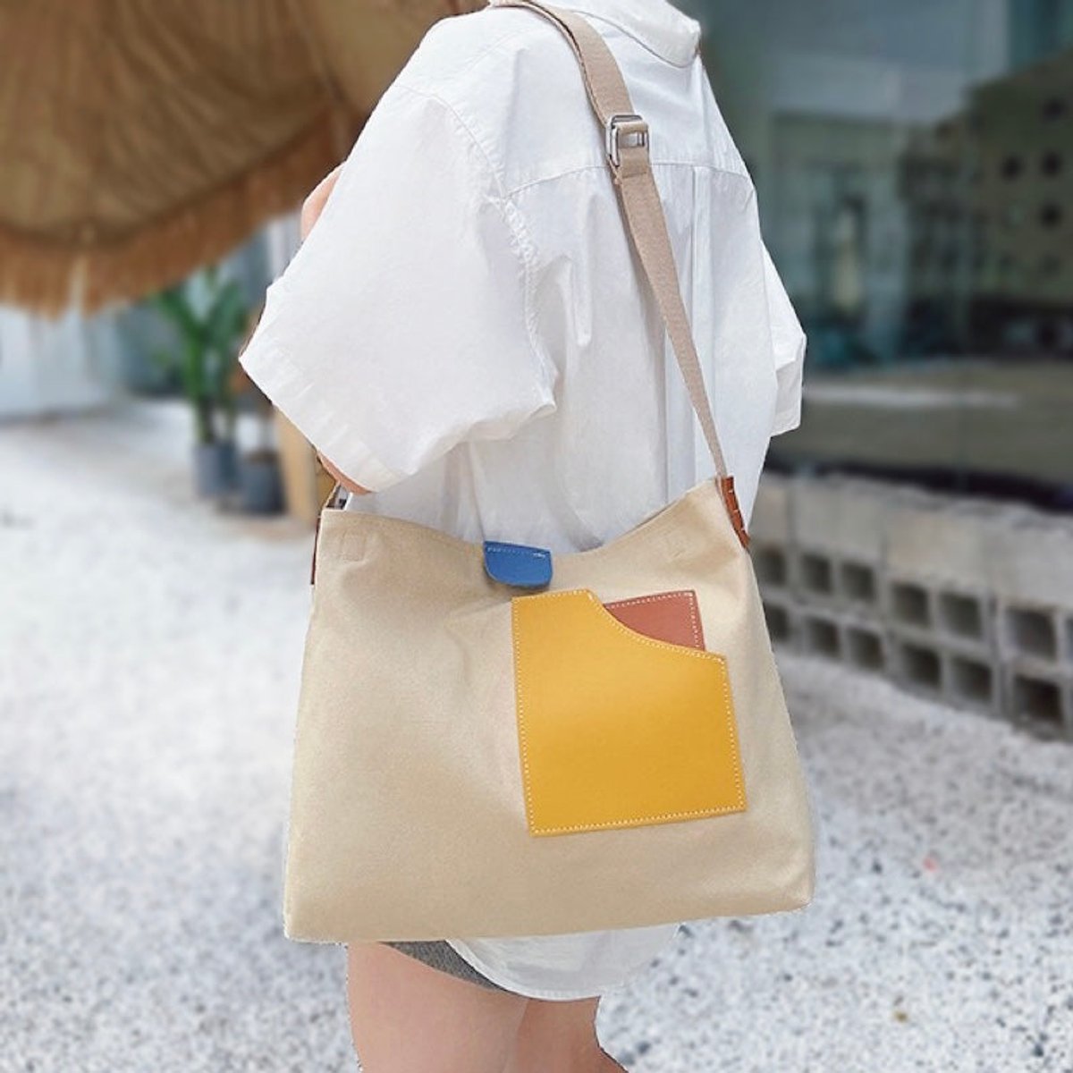 Katharina | Damen Canvas Schultertasche mit modernem Farbblock-Design