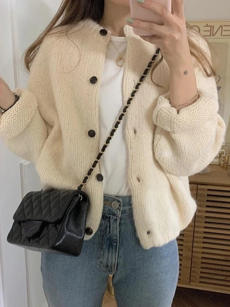 Emilia | Damen Entspannte Strickjacke für jeden Tag