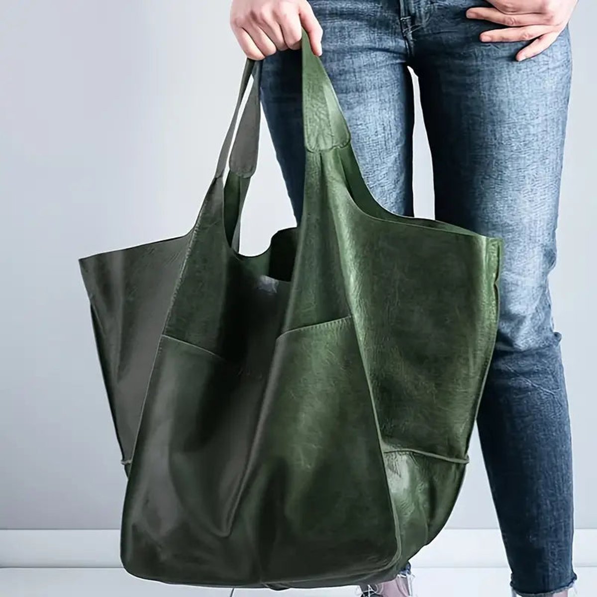 Isabella | Damen Geräumige Vegane Ledertasche mit Magnetverschluss