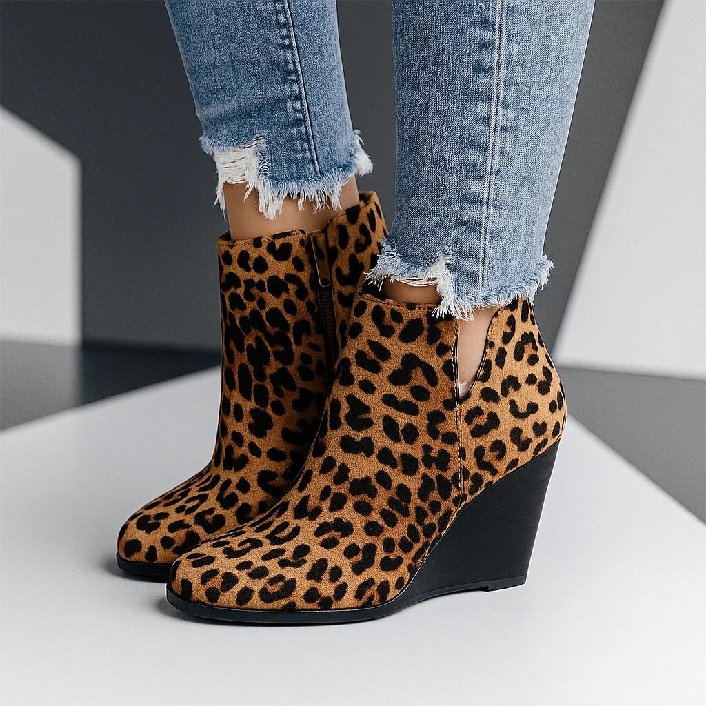 Charlotte | Damen Herbst Stiefel aus Wildleder mit Keilabsatz