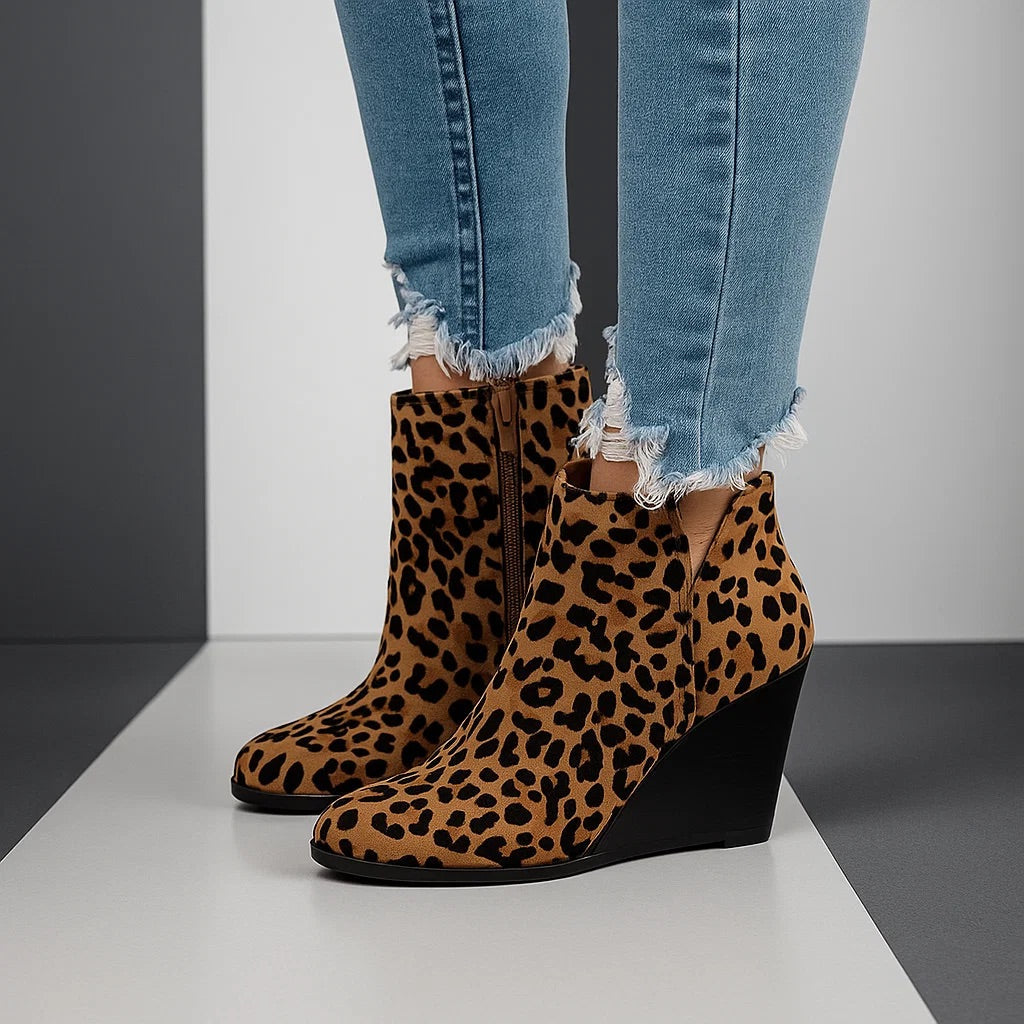 Charlotte | Damen Herbst Stiefel aus Wildleder mit Keilabsatz