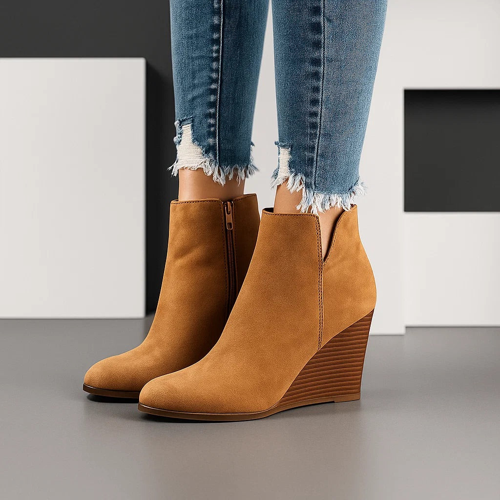 Charlotte | Damen Herbst Stiefel aus Wildleder mit Keilabsatz