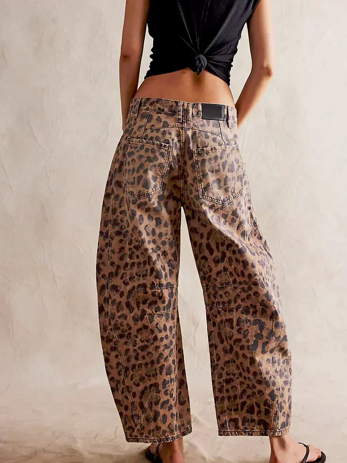 Amelie | Damen Jeans mit Tierdruck und Barrel-Beinen