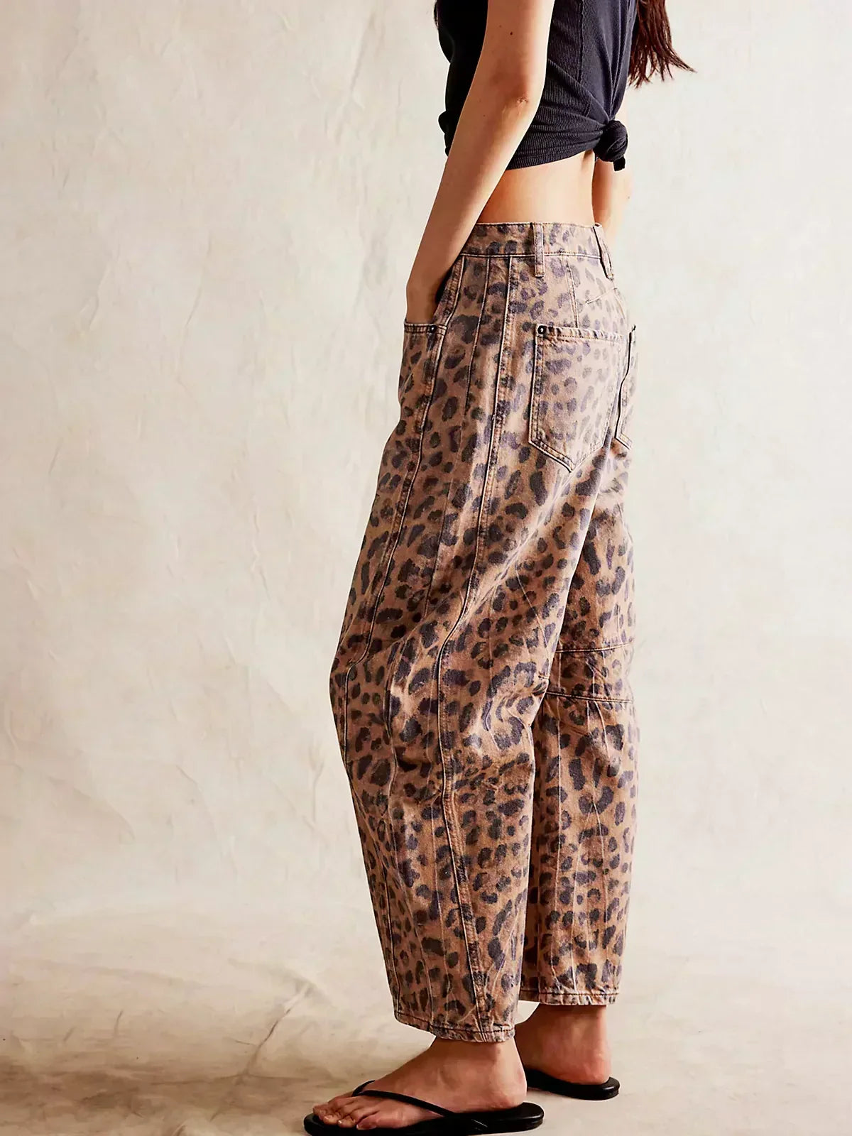 Amelie | Damen Jeans mit Tierdruck und Barrel-Beinen