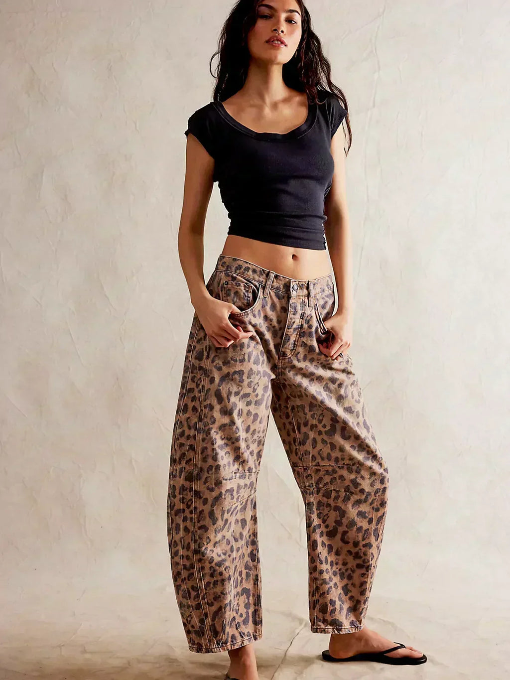 Amelie | Damen Jeans mit Tierdruck und Barrel-Beinen