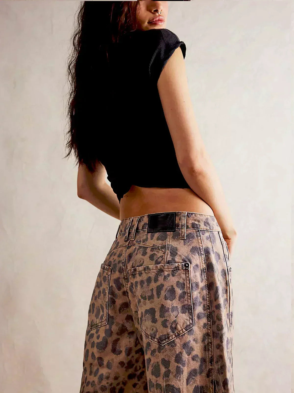Amelie | Damen Jeans mit Tierdruck und Barrel-Beinen