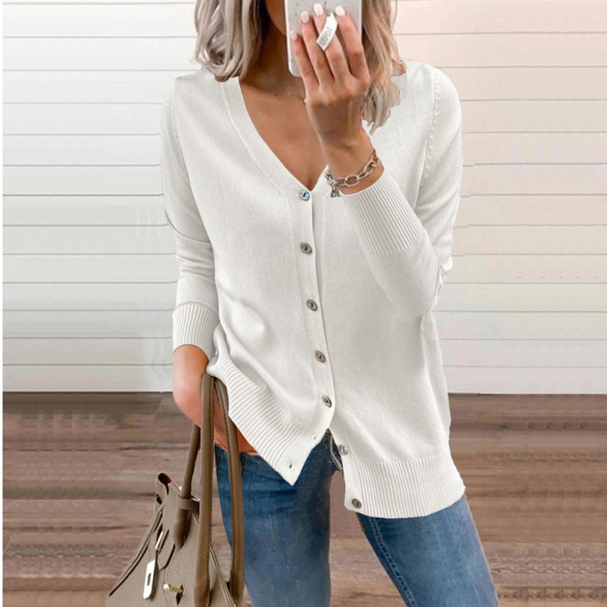 Klara | Damen klassische Strickjacke für den Alltag