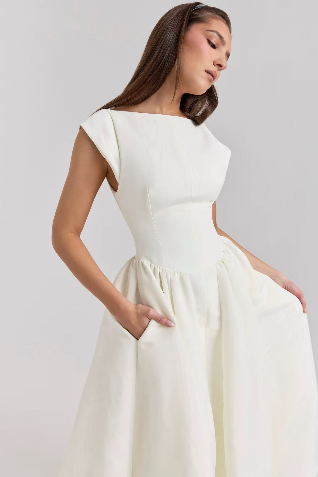 Anna | Damen Midikleid mit strukturierten Kappenärmeln und klassischem Ausschnitt für Hochzeitsgäste