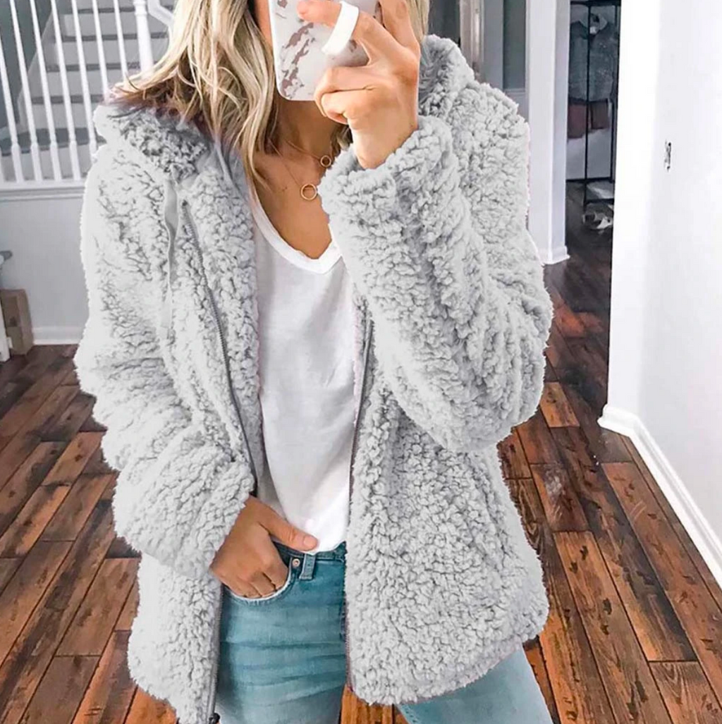 Emilia | Damen Oversized Kuschelige Kapuzenjacke für Herbst