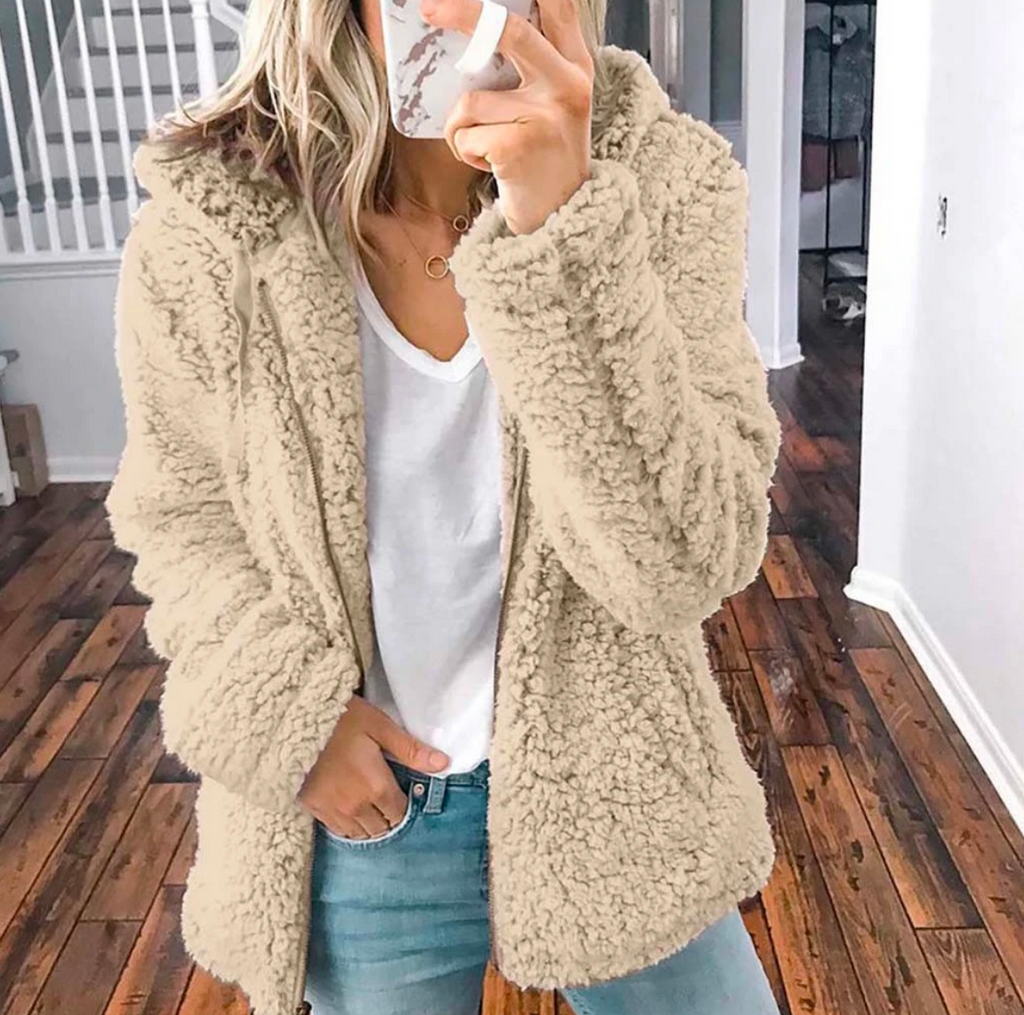Emilia | Damen Oversized Kuschelige Kapuzenjacke für Herbst
