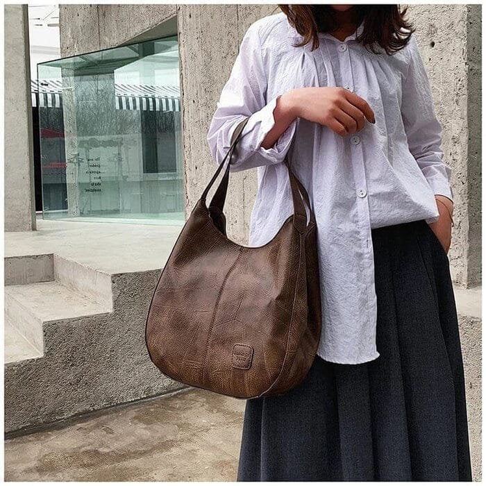 Charlotte | Damen Schultertasche aus weichem Leder für den Alltag